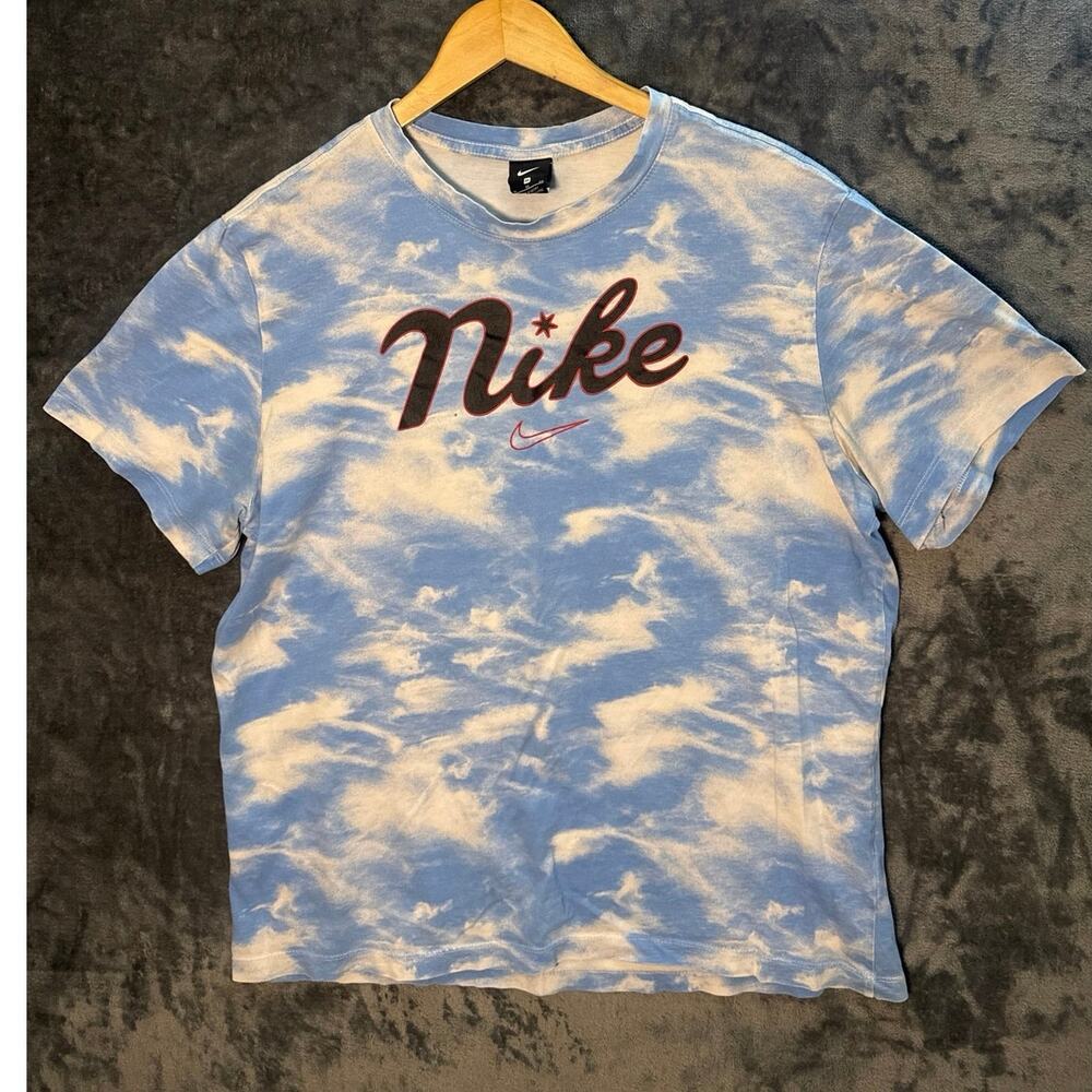 Nike Dri-FIT DNA Chicago City Exploration Tie-Dye T-Shirt Men’s XL Light Blue